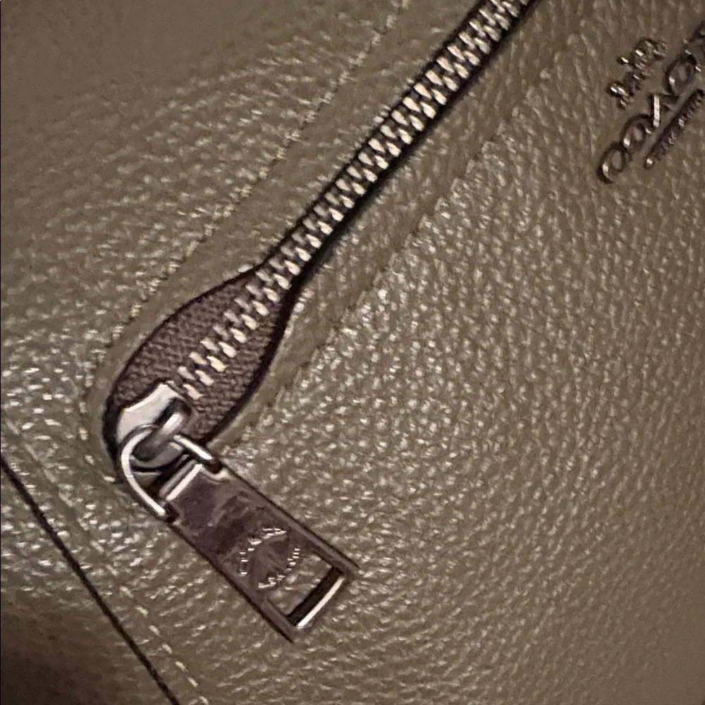 Coach Prairie Olive Green Pebbled Leather Shoulder Tote M2054-79997 - Picture 8 of 13